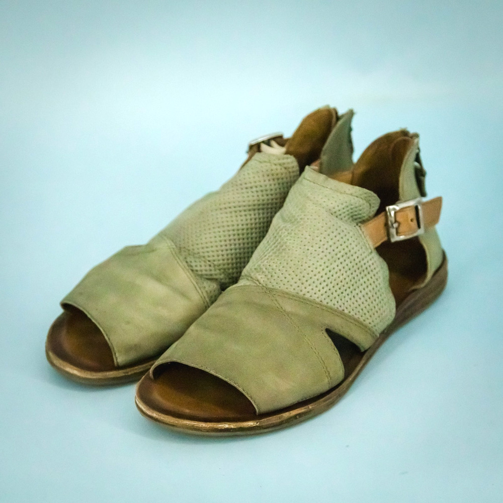 Miz Mooz 39 Size 8.5-9 Green Leather Leather Ankle Strap Buckle Sandals Shoes